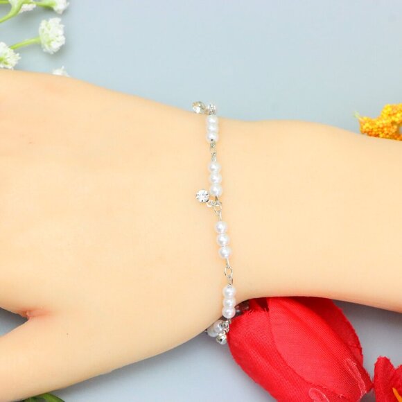 "Elegant & Trendy Bracelet, A Perfect Gift for Women, Thoughtful, EVCH1713 - Picture 2 of 10